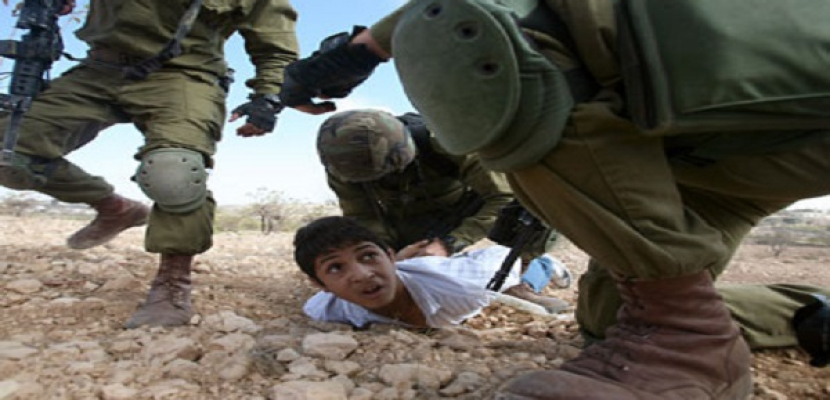 إصابة فتى فلسطيني برصاص الجيش الإسرائيلي في رأسه بالضفة الغربية