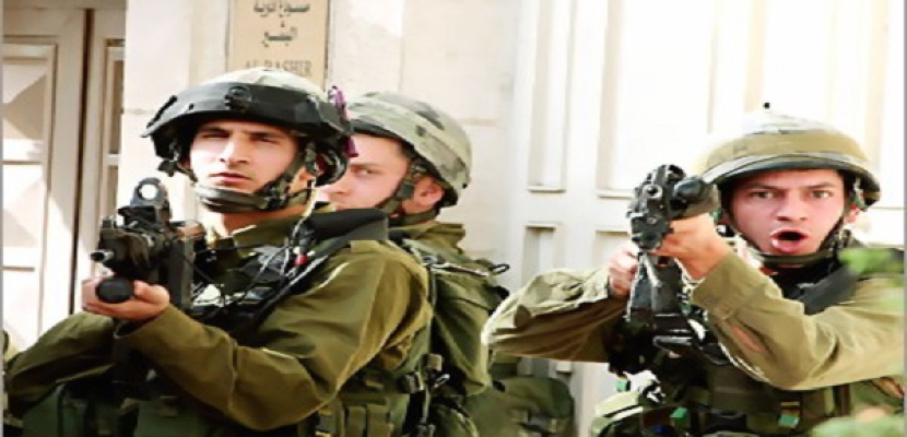 قوات الاحتلال الإسرائيلي تداهم عدة أحياء بالخليل