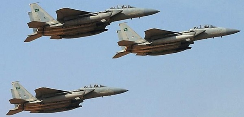 طائرات التحالف العربي تقصف مجمع وزارة الدفاع اليمنية