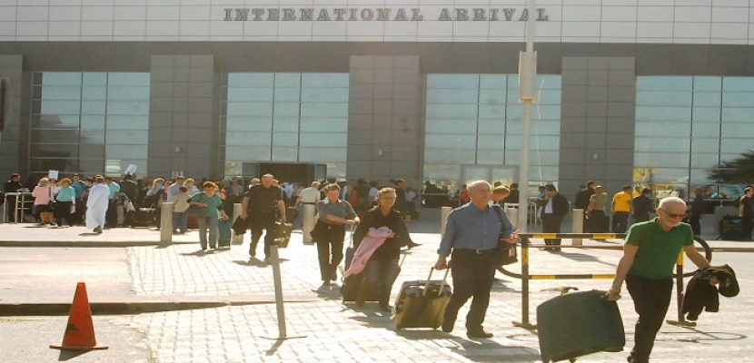 وصول 7500 سائح من جنسيات مختلفة إلى مطار الغردقة على متن 54 طائرة أوروبية