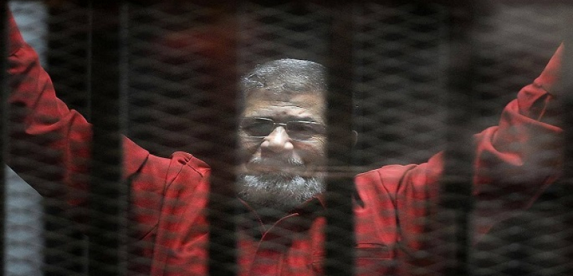 تأجيل محاكمة مرسي وآخرين في “اقتحام السجون” لـ17 مايو
