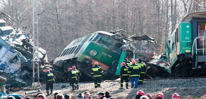 إصابة 21 شخصا في حادث تصادم قطارين شمال بولندا