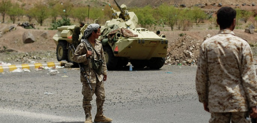 مقتل وإصابة 11 عنصرا من الجيش اليمني في انفجار لغم بمحافظة البيضاء
