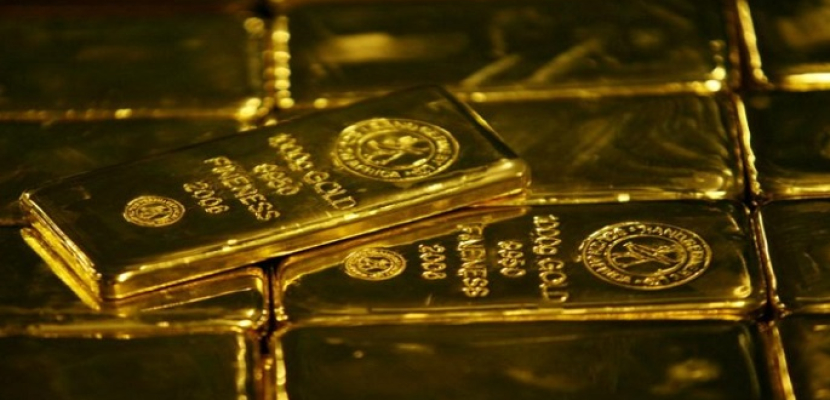الذهب يبلغ أعلى مستوى في أسبوعين بفعل بيانات أمريكية ضعيفة