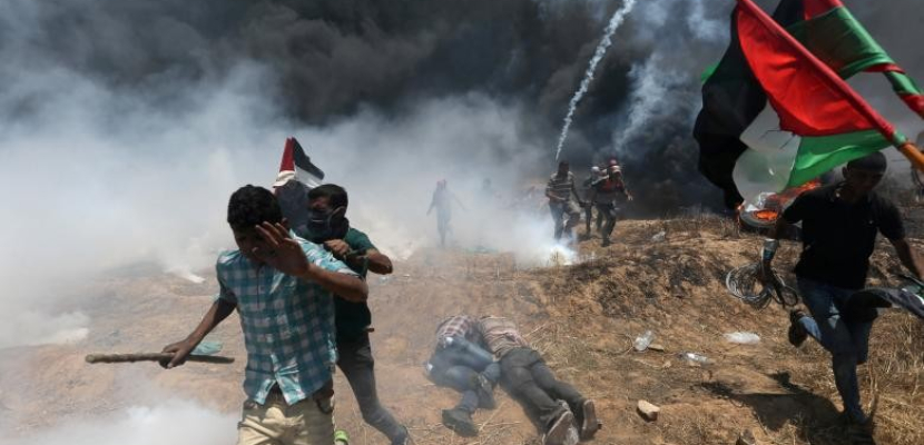 إصابة عشرات من الفلسطينيين بالاختناق فى مواجهات مع الاحتلال شرق غزة