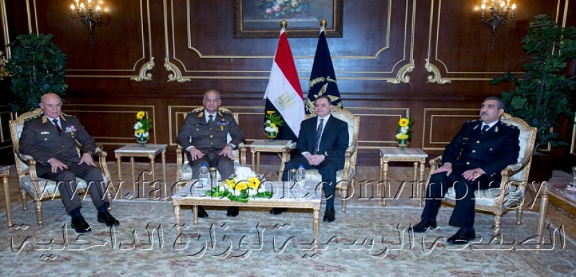 بالصور.. وزير الداخلية: القوات المسلحة والشرطة جناحا الأمن للأمة المصرية