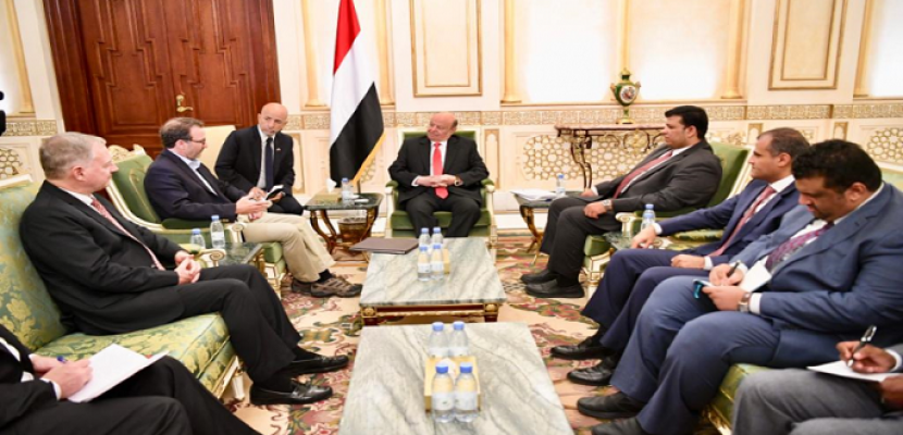 الرئيس اليمني: حذرنا من التدخلات الإيرانية للسيطرة على الملاحة وزعزعة الاستقرار