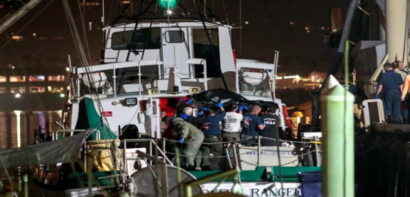 العثور على 25 جثة بعد حريق في سفينة في كاليفورنيا