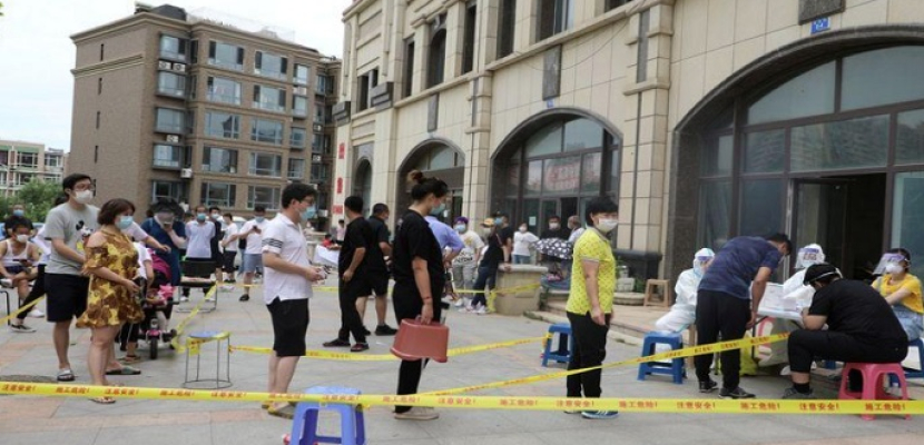 الصين تسجل 98 إصابة جديدة بكورونا منها 43 حالة وافدة