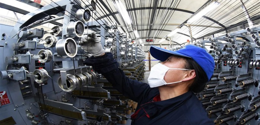 الصين تحافظ على مكانتها كأكبر مركز للتصنيع في العالم