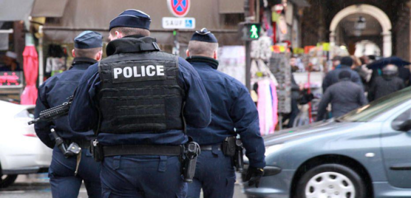الداخلية الفرنسية: مقتل مسلح حاول إضرام النار في كنيس بشمال غرب فرنسا