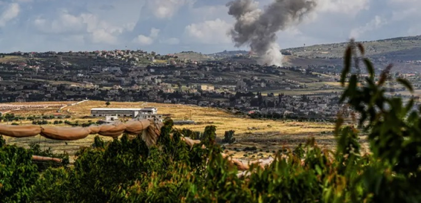 الاحتلال الإسرائيلي يستهدف بلدتين في جنوب لبنان بالقصف المدفعي والقذائف الفوسفورية