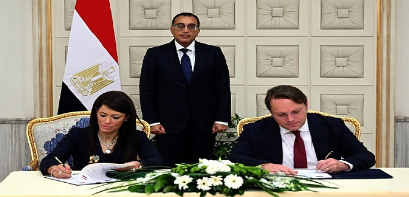 بالصور..رئيس الوزراء يشهد التوقيع على أربع اتفاقيات تمويلية مُمولة بمنح من الاتحاد الأوروبي