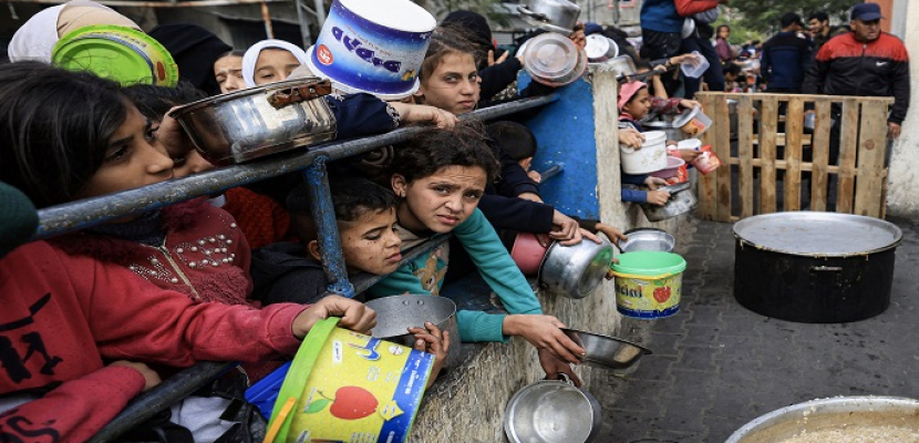 نيويورك تايمز: كيف وقف بايدن في طريق مكافحة المجاعة بقطاع غزة؟