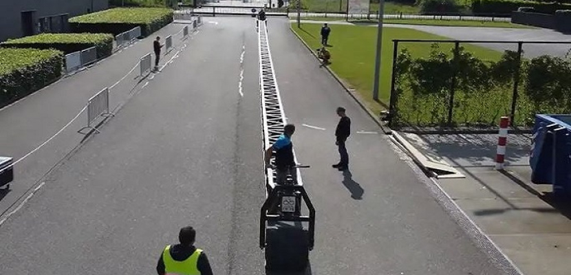 أطول دراجة أفقية قابلة للركوب فى العالم يبلغ طولها أكثر من 55 مترا